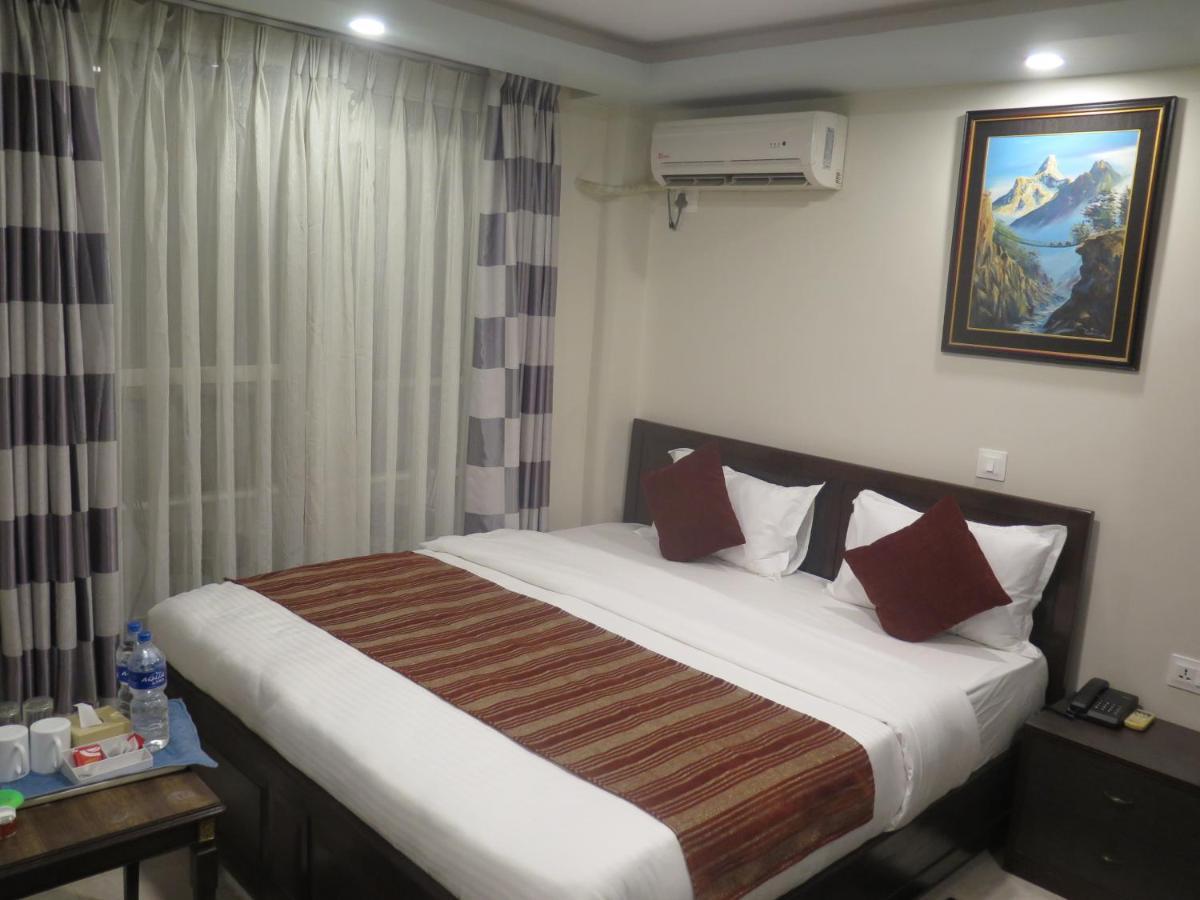 Hotel Pipal Tree Katmandou Extérieur photo