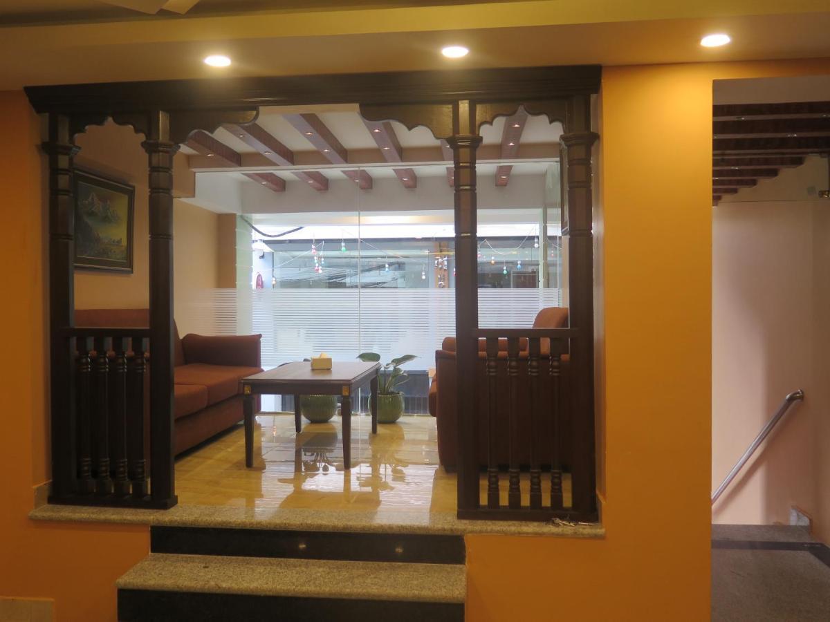 Hotel Pipal Tree Katmandou Extérieur photo