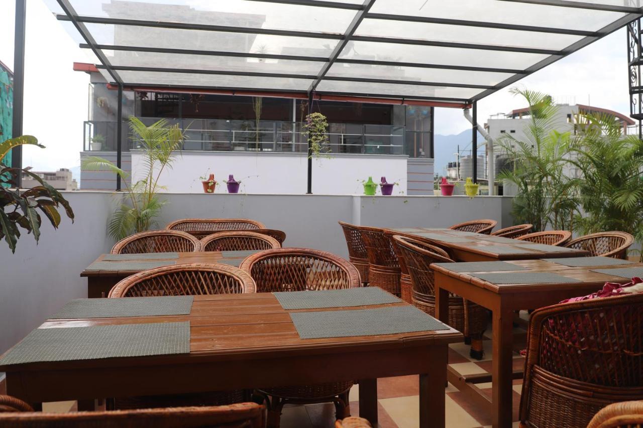 Hotel Pipal Tree Katmandou Extérieur photo